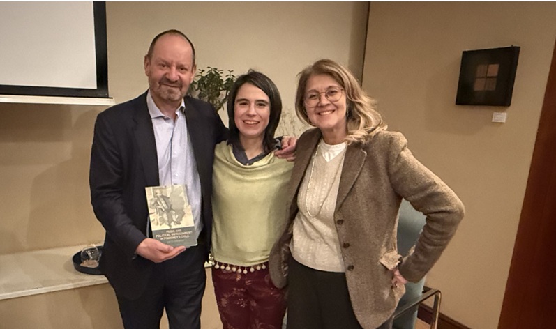 Panelistas en el lanzamiento del libro